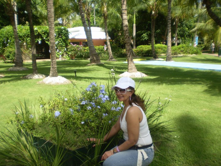 Date this happy United States girl Mayra from Columbus US11923