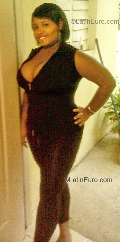 Date this stunning Dominican Republic girl Noemi from La Romana DO9993