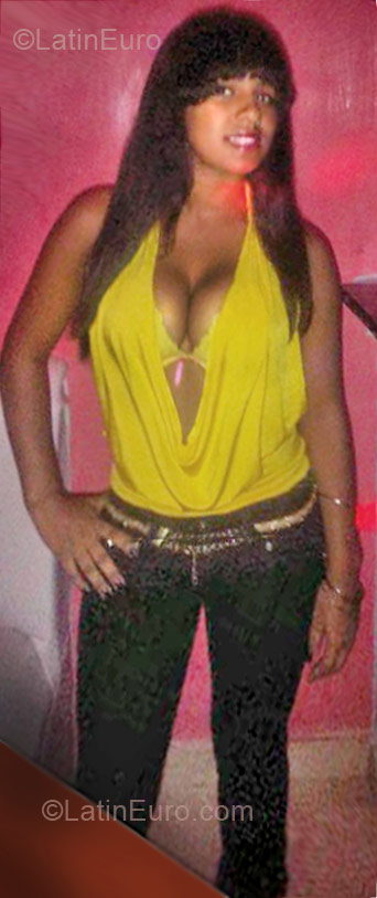 Date this beautiful Dominican Republic girl Yennifer from Santo Domingo DO10110