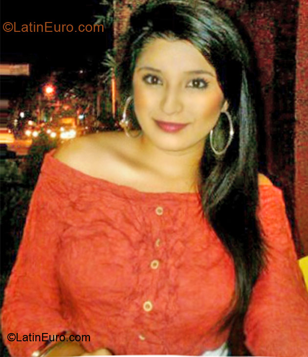 Date this exotic Colombia girl Gabriela from Bucaramanga CO8859