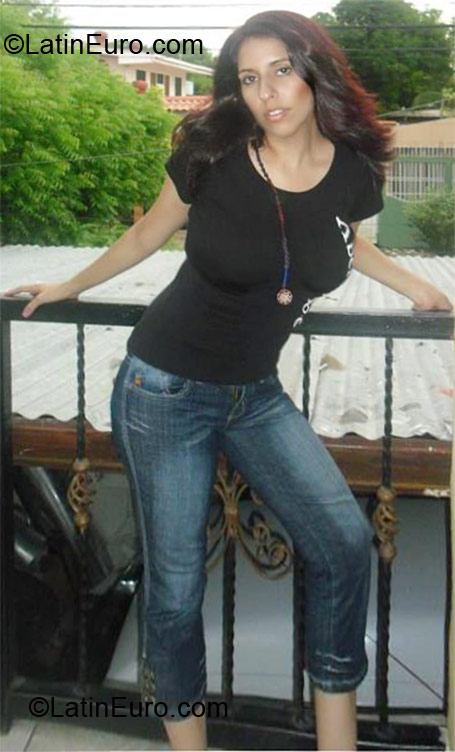 Online now Lucy, female, 40, Nicaragua girl from Managua, NI79, Latin