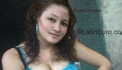 Date this hot Honduras girl Crisly from San Pedro Sula HN522