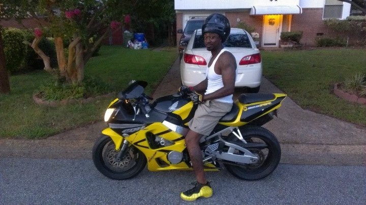 Date this attractive United States man Ali from Raleigh US12027