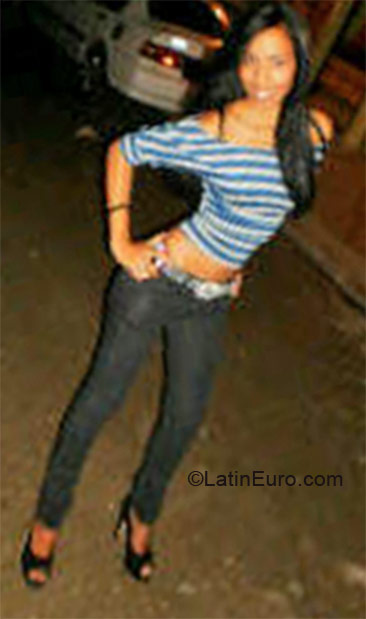 Date this good-looking Dominican Republic girl Bianca from Santo Domingo DO10125