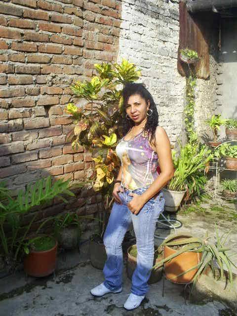 Date this cute Colombia girl Dulce33 from cali CO9092