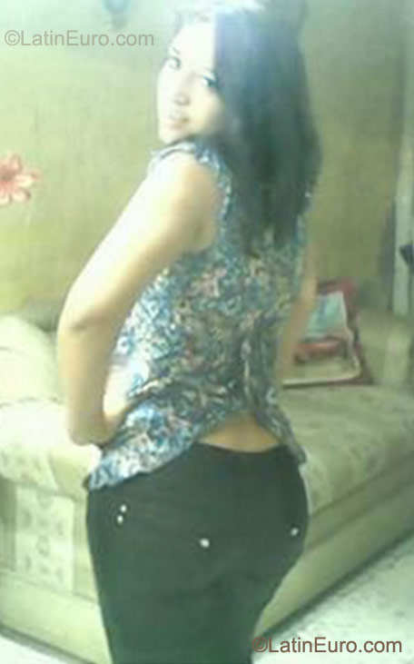 Date this funny Colombia girl Andrea from Cali CO9105