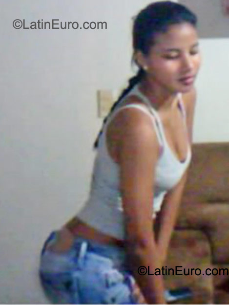 Date this voluptuous Colombia girl Yesica from Cali CO9198
