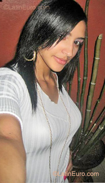 Date this lovely Dominican Republic girl Leisy from Jarabacoa DO11541