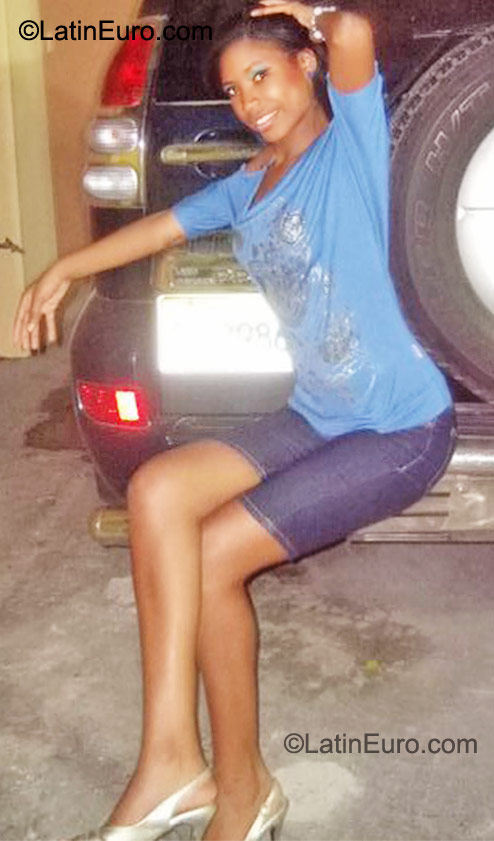 Date this attractive Dominican Republic girl Andreina from Santiago DO10254