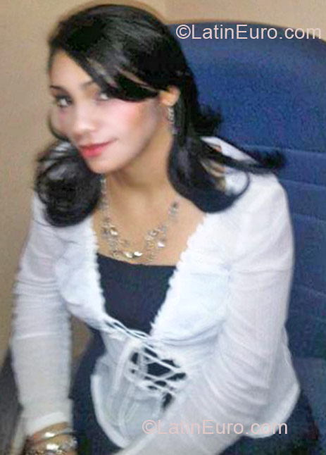 Date this passionate Dominican Republic girl Michelle from Santo Domingo DO10417