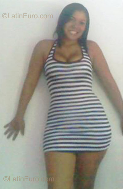 Date this stunning Colombia girl Margarita from Cartagena CO10376