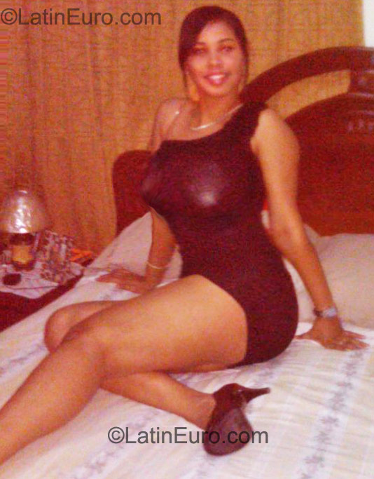 Date this cute Dominican Republic girl  from Santo Domingo DO10456