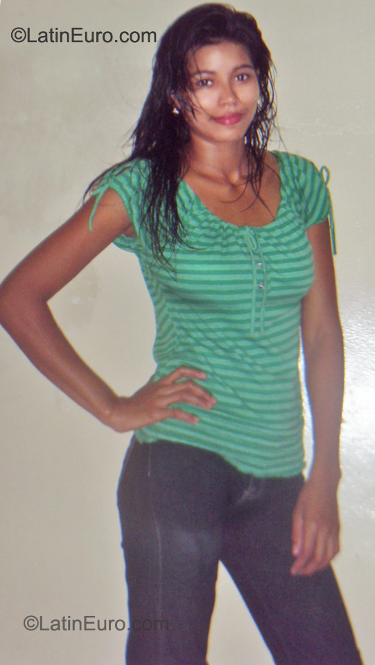 Date this young Honduras girl NORA from San Pedro Sula HN603