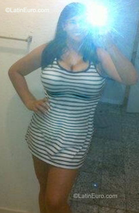 Date this georgeous Colombia girl Velena from Santo Domingo CO9497