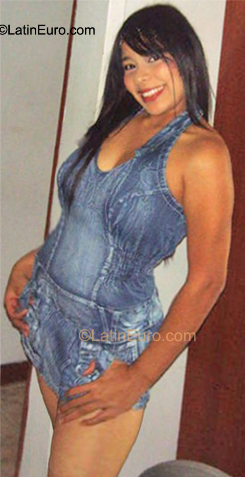 Date this cute Colombia girl Valeria from Medellin CO11205