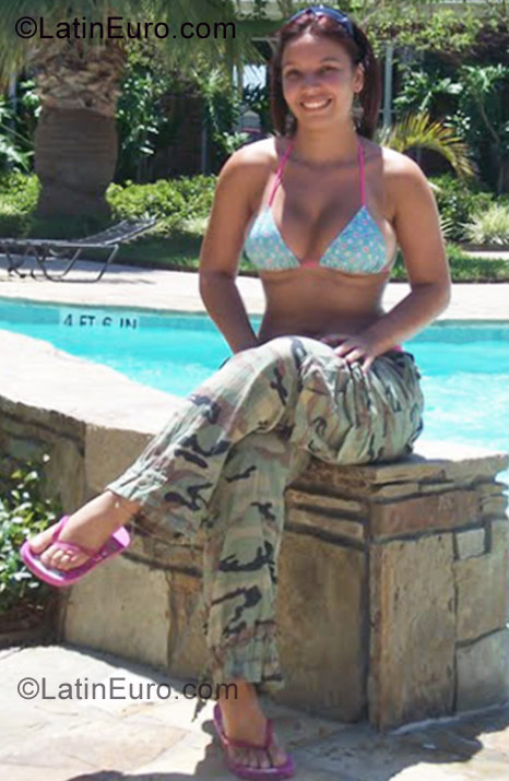 Date this happy Brazil girl Emilse from Belo Horizonte BR6370