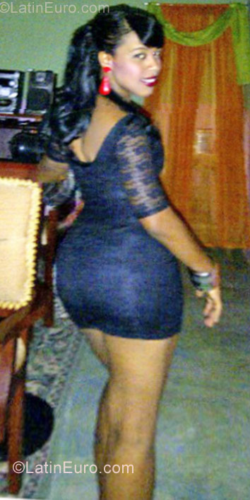 Date this voluptuous Dominican Republic girl  from Santo Domingo DO10532