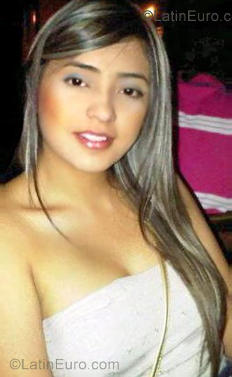 Date this happy Colombia girl Lorena from Medellin CO9570