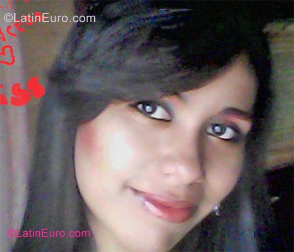 Date this georgeous Honduras girl Beya from Tegucigalpa HN618