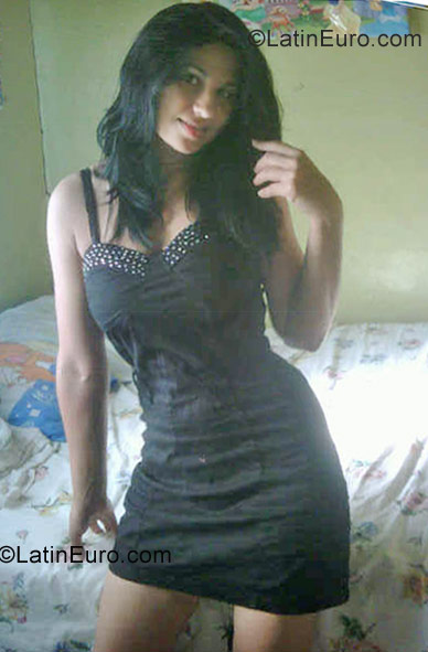 Date this attractive Honduras girl Dinorita from Santa Barbara HN639