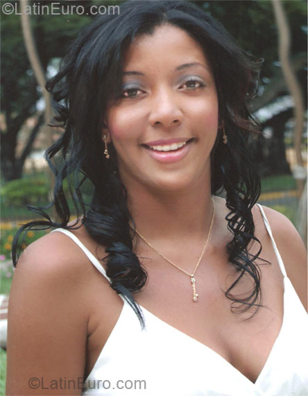 Date this voluptuous Colombia girl Diana from Cali CO9747