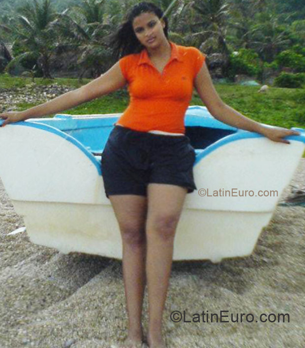 Date this pretty Dominican Republic girl JatnaF from Santo Domingo DO10689