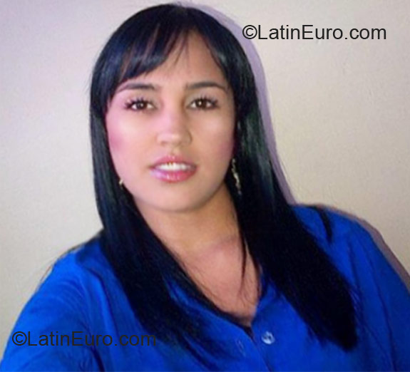 Date this hard body Colombia girl Maira from Medellin CO9899