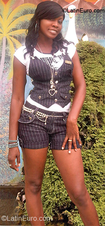 Date this funny Jamaica girl Deli from Montego Bay JM490