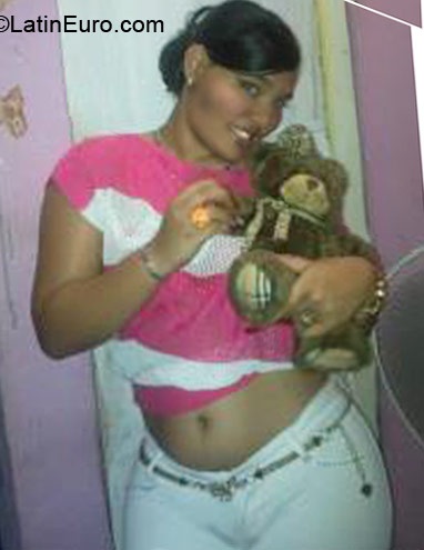 Date this lovely Dominican Republic girl Neferty from Santiago DO10834