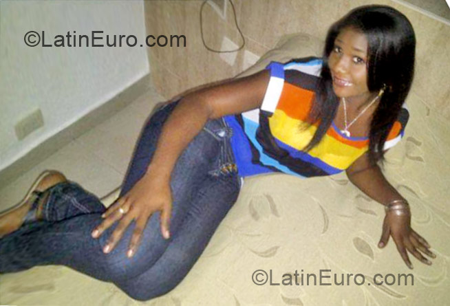 Date this good-looking Dominican Republic girl Yuderka from Sexy DO11697