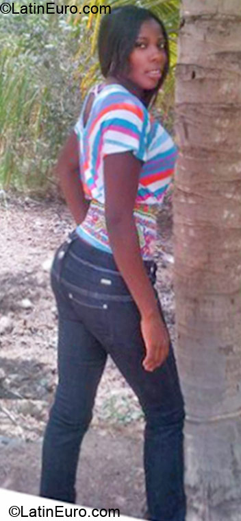 Date this foxy Dominican Republic girl Maricela from Santo Domingo DO10845