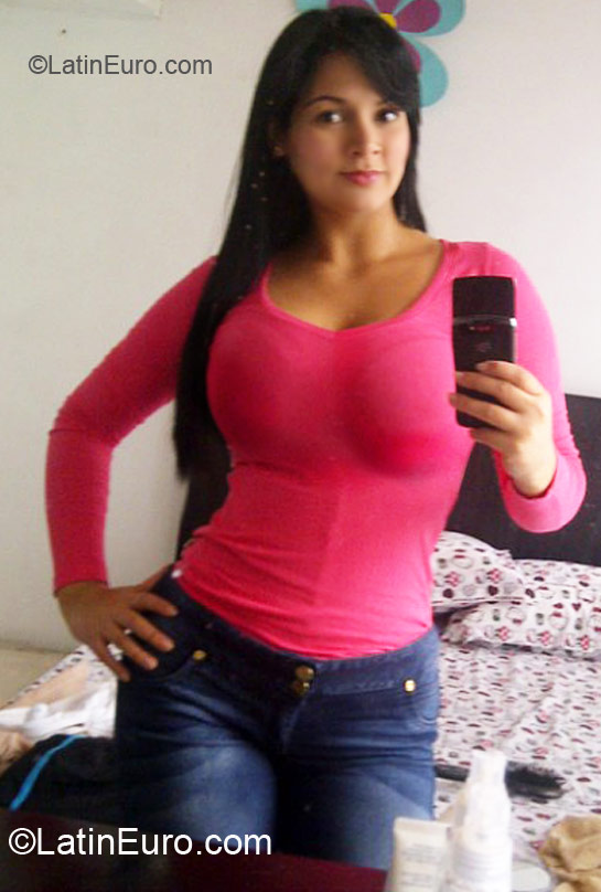 Date this sensual Colombia girl Luisa from Cali CO10095