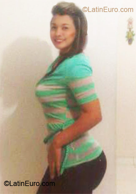 Date this athletic Colombia girl Maleja26 from Barranquilla CO10107