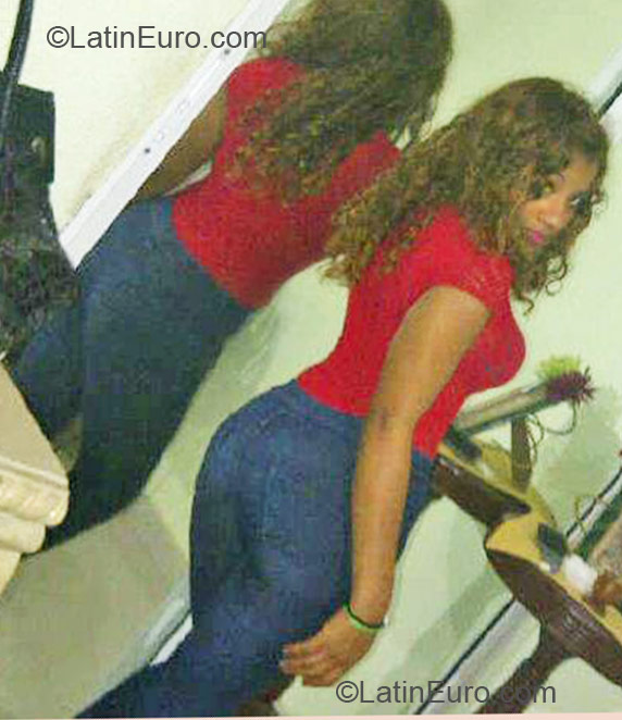 Date this pretty Dominican Republic girl Teresa1325 from Santo Domingo DO10993