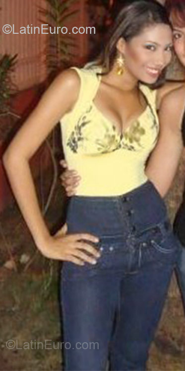 Date this good-looking Colombia girl Laura marcela from Barranquilla CO10140