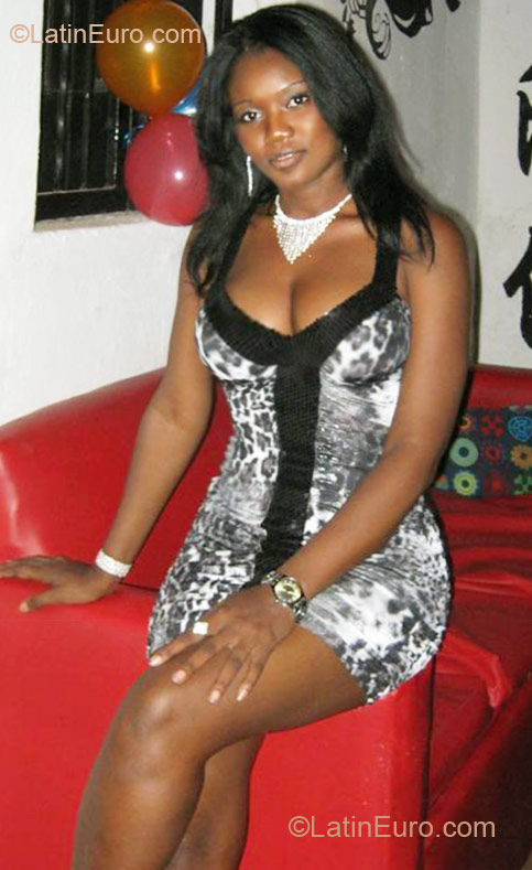 Date this athletic Dominican Republic girl Roseline from Santo Domingo DO11022