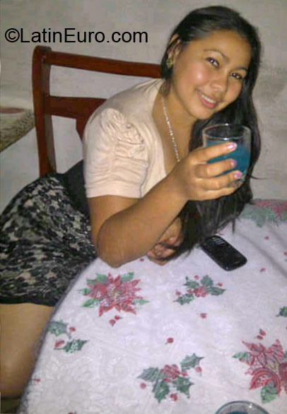 Date this pretty Honduras girl Melissa from Tegusigalpa HN658