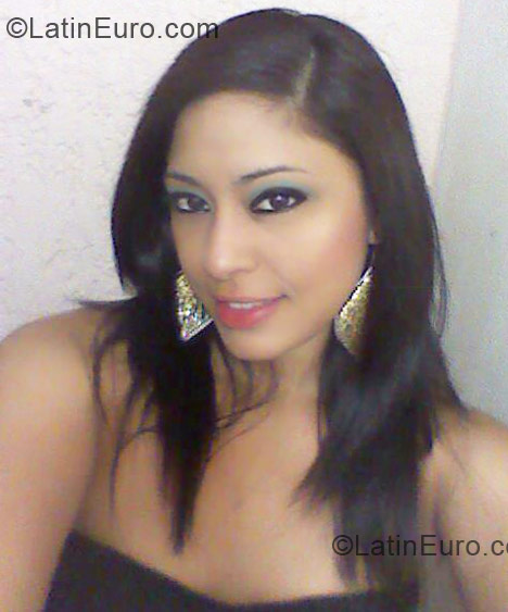 Date this hot Mexico girl Janine02 from Cancun MX703