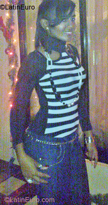 Date this fun Dominican Republic girl Nairobi from Santo Domingo DO11092
