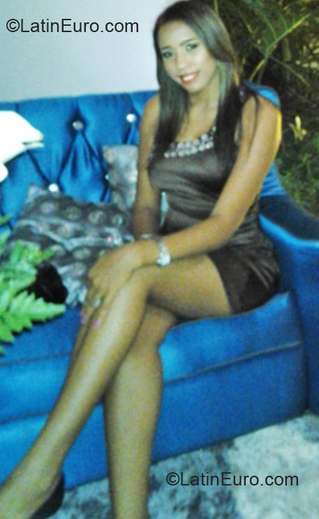 Date this georgeous Dominican Republic girl Yudelka from Santiago DO11202