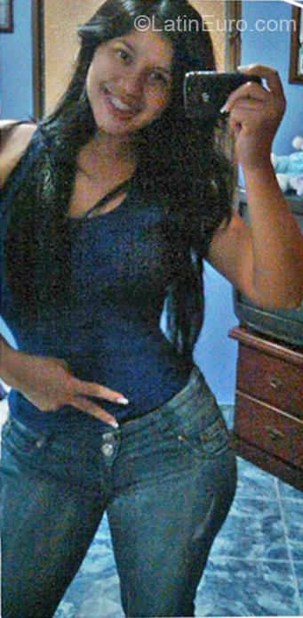 Date this voluptuous Colombia girl Luisa from Cali CO10361