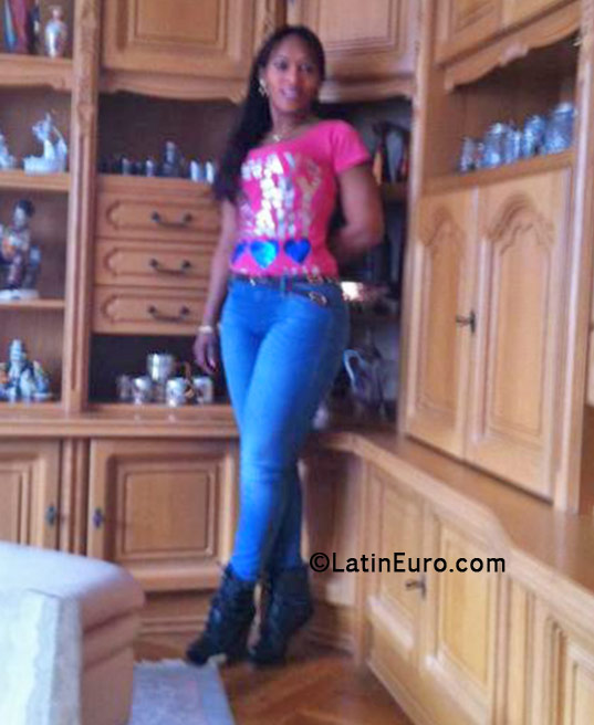 Date this passionate Spain girl Francia17 from Huesca ES236