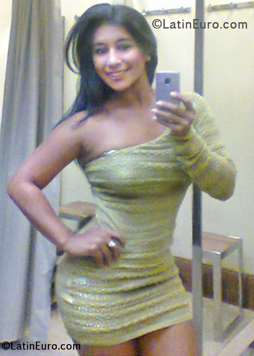 Date this cute Brazil girl Tatyane from Rio De Janeiro BR6701