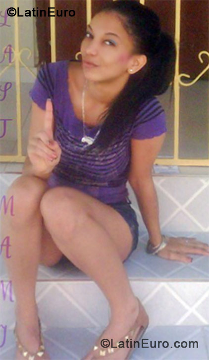 Date this cute Dominican Republic girl Walki from Santiago DO11248