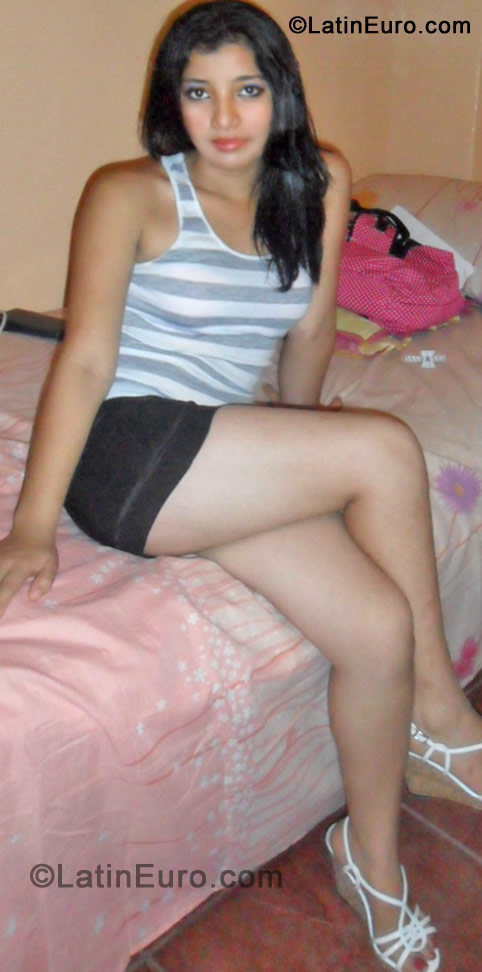 Date this sensual Honduras girl Rity from Santa Rosa HN673