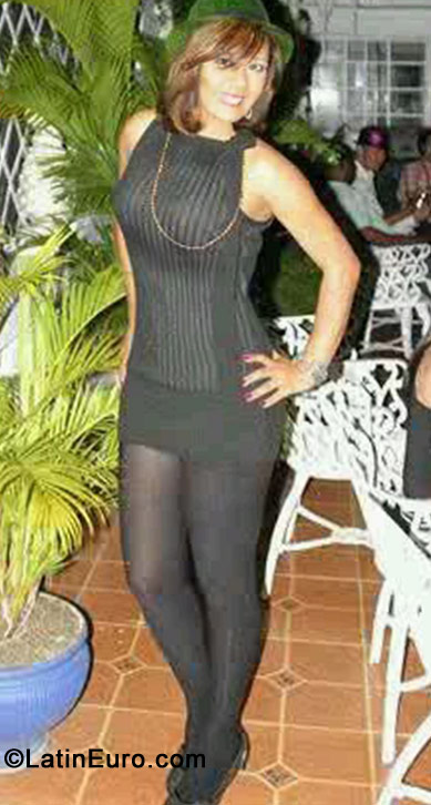 Date this georgeous Dominican Republic girl CarolRD from Santo Domingo DO17622