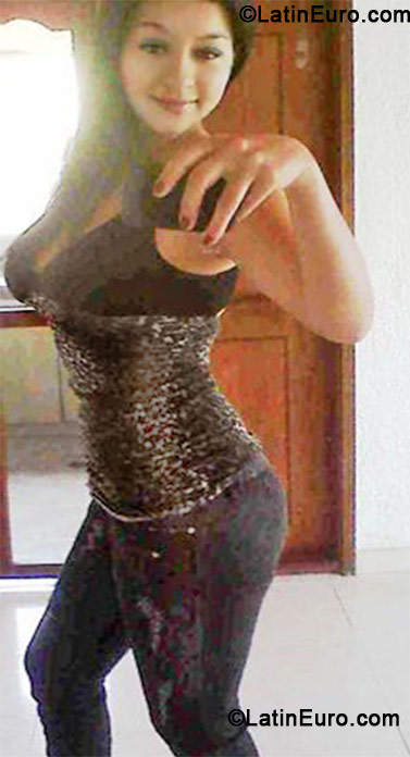 Date this attractive Colombia girl Angie from Villavicencio CO10552