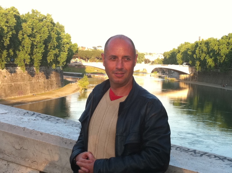 Date this tall Italy man Serio from Roma IT184