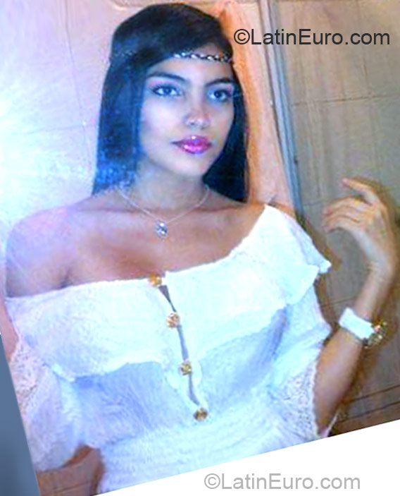 Date this sensual Peru girl Yexii from Lima PE578