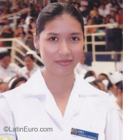 Date this happy Philippines girl Agnes from Butuan City PH479